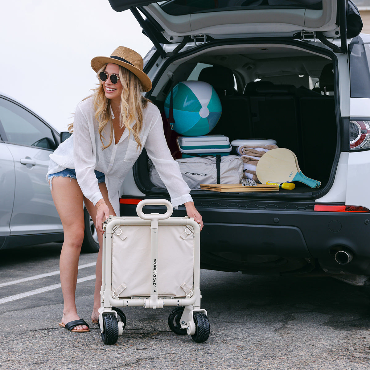 Easy to fold and compact utility wagon